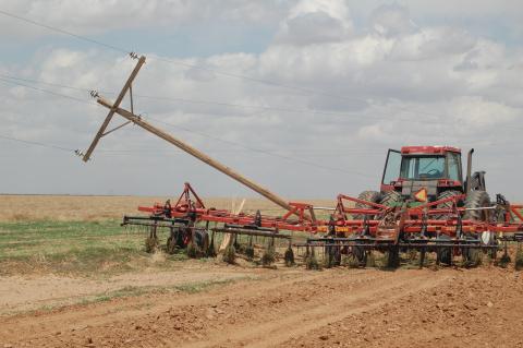 farm accident credit Steve Horrell Deaf Smith Electric Co-op
